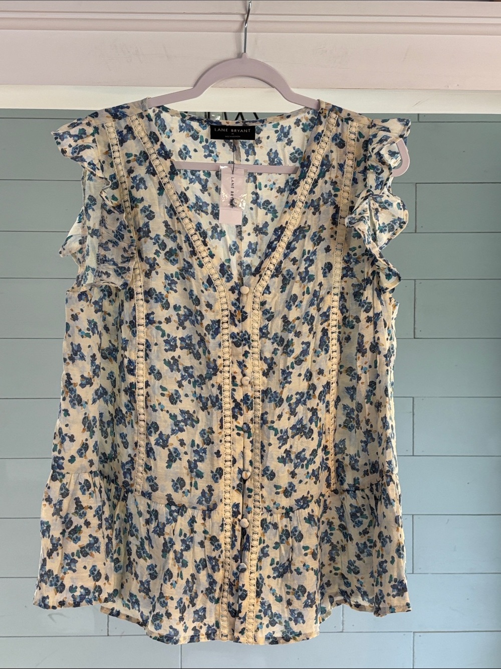 NWT Lane Bryant Cream Blouse‎ with Blue Floral Print and Ruffle Sleeves